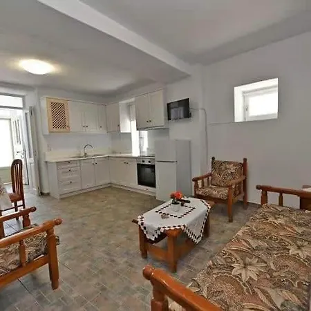 Tinos Hospitality Tzados